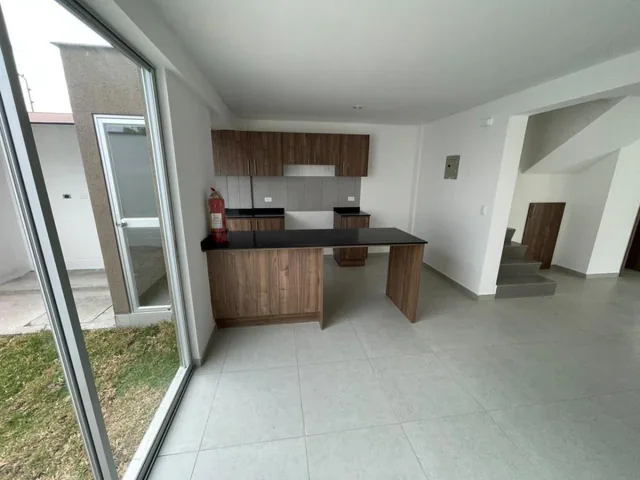 Casa Nueva en Pomasqui con Altillo, Terraza, Patio y Acabados de Primera en Conjunto Privado. Provincia de Pichincha — imagen 5
