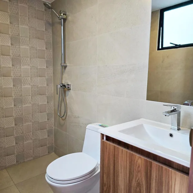 Casa en Venta de 4 Habitacion en El Sector Norte de Ambato, Tungurahua — imagen 2