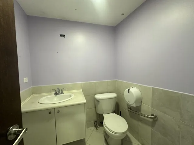 Excelente Oficina en La Av de Los Shyris 60 Mtrs Edificio Moderno — imagen 2