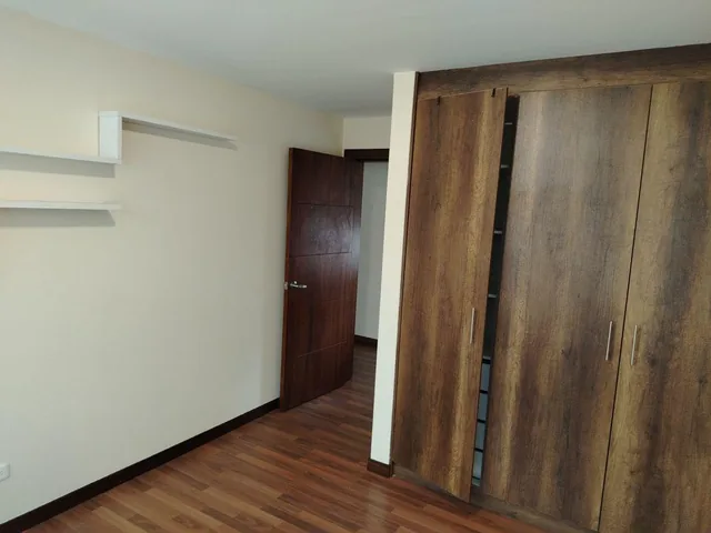 Vendo Bonita Casa en Conjunto Tres Dorm. Sector Vía Al Tingo — imagen 3