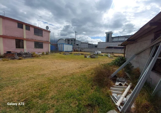 Rento Amplio Terreno 400 m² con Construcción — imagen 2
