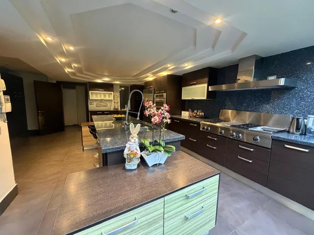 Exclusiva Casa de Lujo en Quito Tenis de Venta — imagen 3