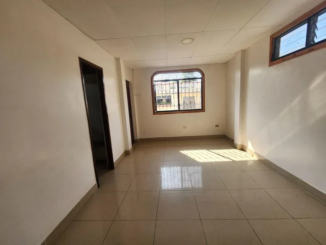 Vendo Guayacanes Dos Plantas Amplio Garaje Acepto Biess, Guayas — imagen 5