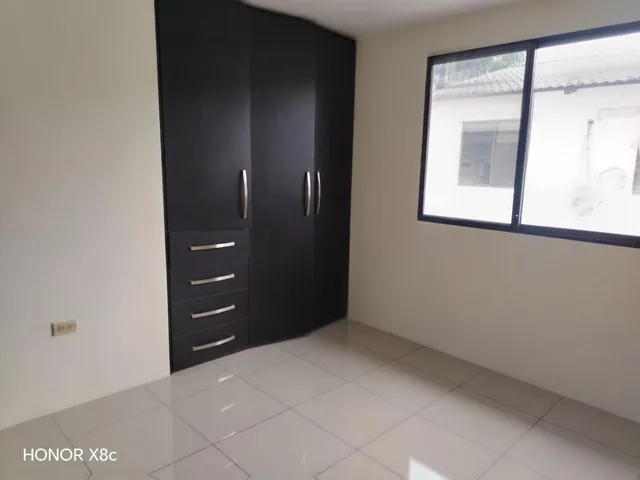 Casa Esquinera de Dos Planta Sector La Aurora /daule. Guayas — imagen 2