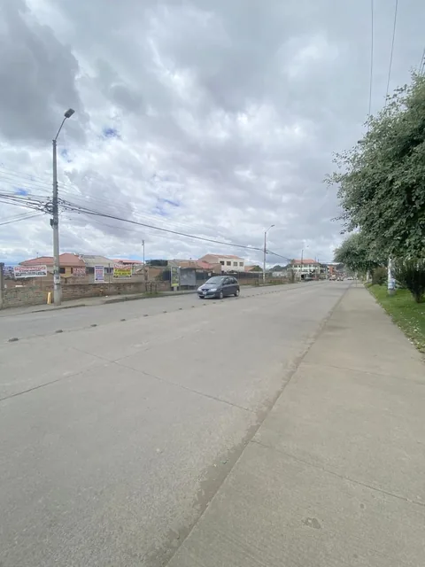 Terreno en Venta Comercial y Residencial 1.092 m² a 50 m del Colegio Borja Cuenca Ec. Azuay — imagen 5