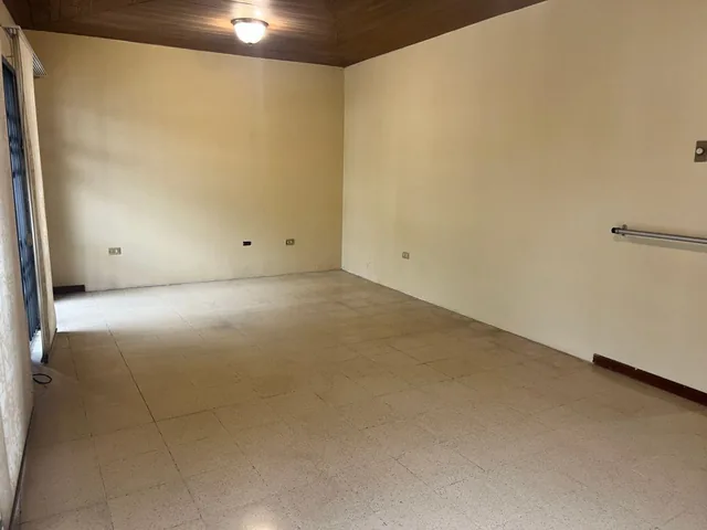 Casa en Venta – Ciudadela Lomas de Urdesa – Sector Urdesa Central, Guayas — imagen 4