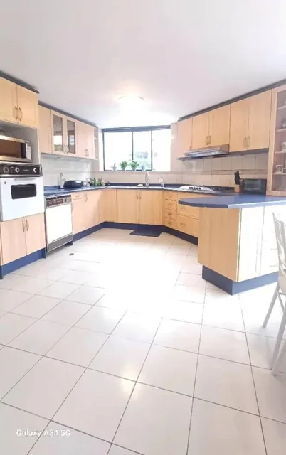 En Venta Departamento 4 Habítaciones + Estudio + 2 Garajes_ Quito Tenis — imagen 3