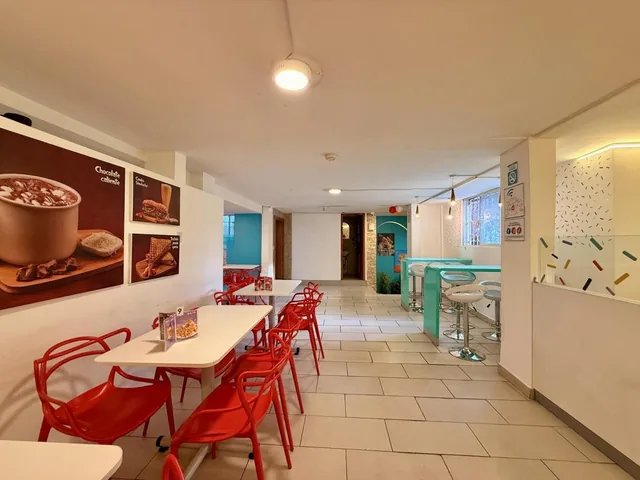 Vendo Heladería en La Av Real Audiencia (Norte Quito) — imagen 4