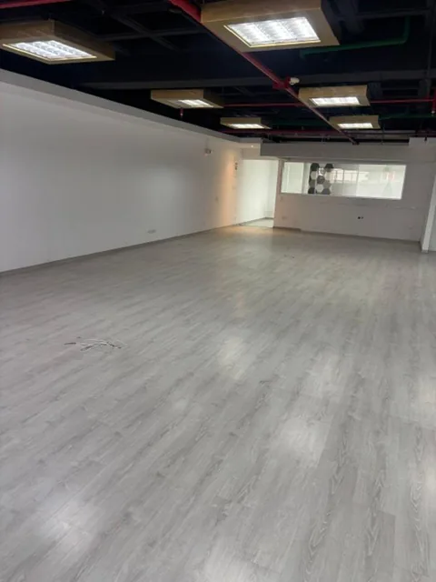 Vendo Local Comercia en La Av La Coruña — imagen 2