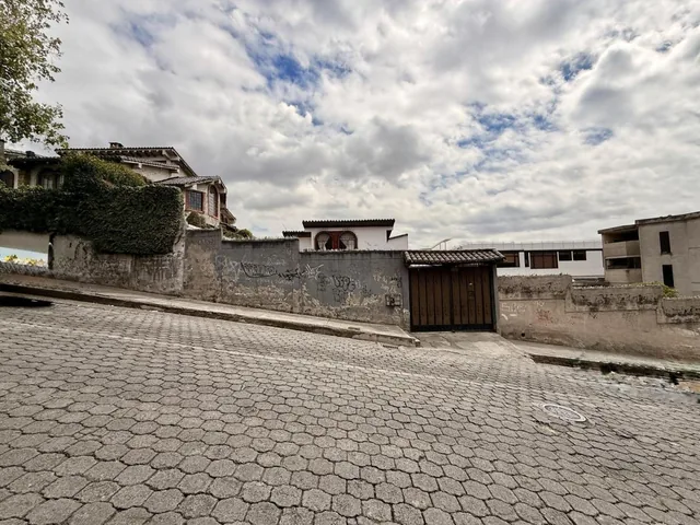 Casacasa en Venta | 4 Dorm. con Patios - Sector San Fernando - Quito — imagen 3