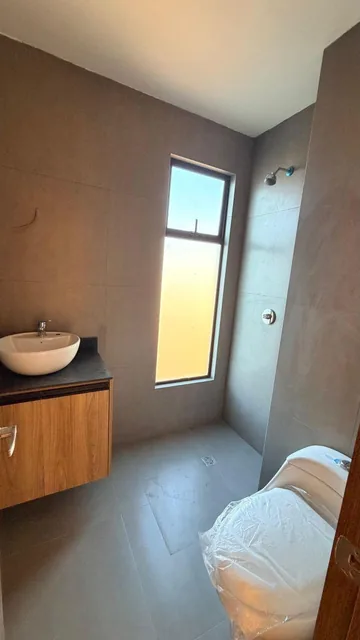 Departamento 3 Habitaciones a Una Cuadra de La Av 11 de Noviembre, Chimborazo — imagen 5
