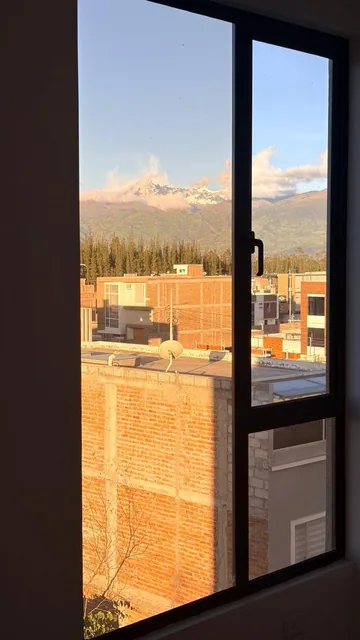 Departamento 3 Habitaciones a Una Cuadra de La Av 11 de Noviembre, Chimborazo — imagen 3