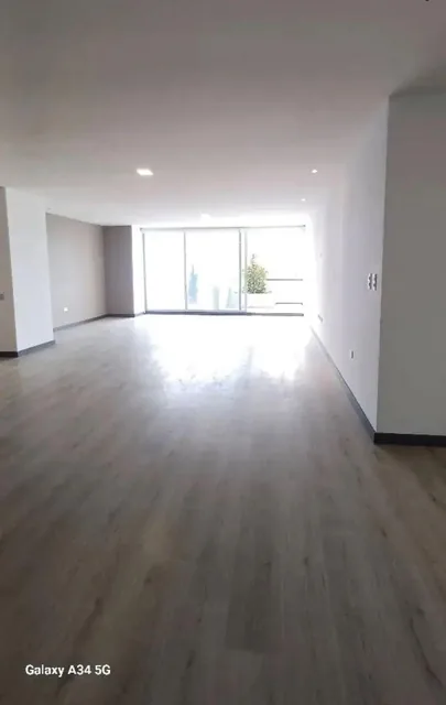 En Venta Departamento 2 Habitaciones, 2 Garajes, Terraza, Balcon _ González Suarez — imagen 5