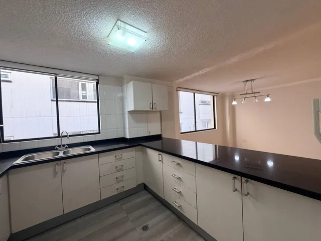En Venta Departamento Monteserrin 3 Habitaciones 2 Estacionamientos — imagen 5