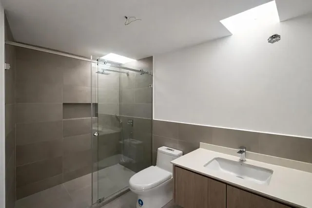 Casa con Jardin y Terraza en Venta en Tumbaco La Viña Alta — imagen 2
