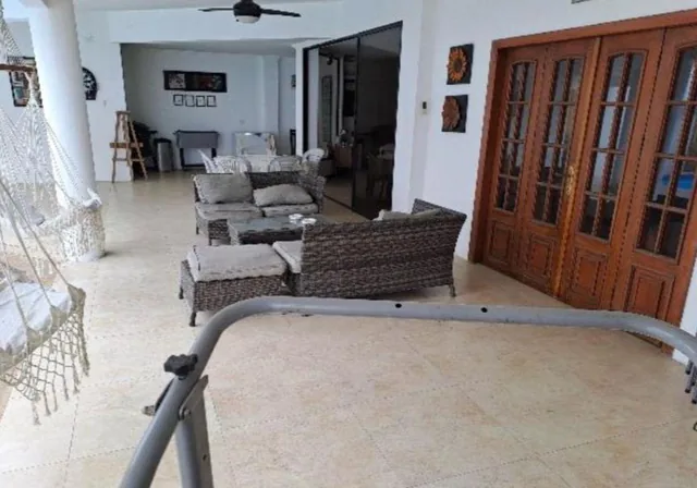 Samborondón - Guayaquil Tenis. Vendo Casa Esquinera, 5 Habitaciones, Patio con Piscina, Guayas — imagen 5