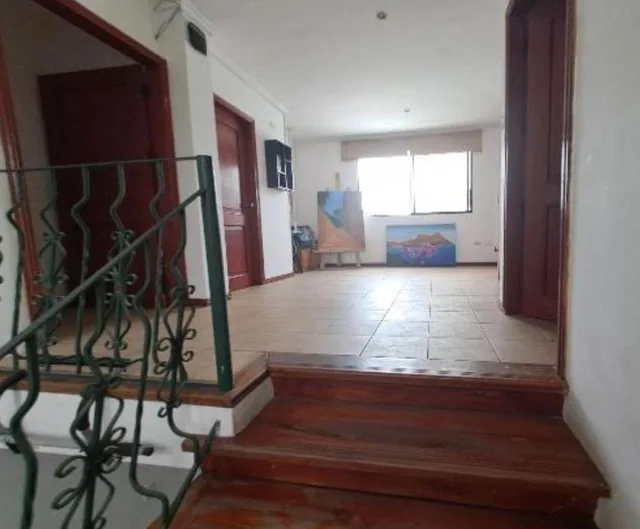Samborondón - Guayaquil Tenis. Vendo Casa Esquinera, 5 Habitaciones, Patio con Piscina, Guayas — imagen 3
