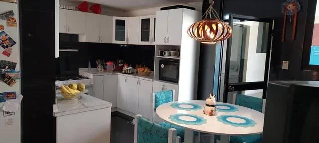 Venta Casa Remodelada Independiente|la Primavera|cumbayá|4 Dorm. — imagen 4