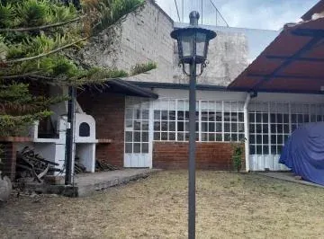 Vendo Hermosa Casa con Terreno, Sector Embajada Americana, Conjunto Farsalia. Provincia de Pichincha — imagen 4