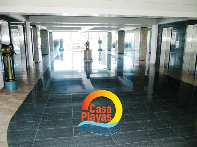 Carabelas de Colón, Venta Departamento Frente Al Mar con Piscinas en Playas Villamil, Guayas — imagen 2