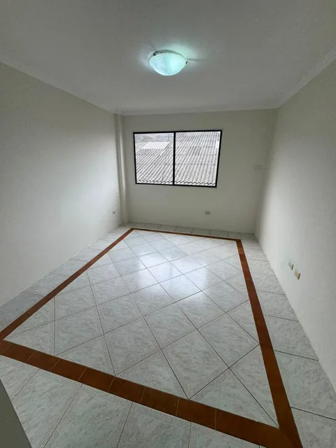 Amplio Departamento Zona Cerrada con Garaje, Kennedy Nueva/ Venta, Guayas — imagen 2
