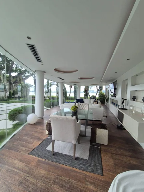 Mansion en Venta en Vía Samborondon. Vista Al Río 2ros Km, Guayas — imagen 5