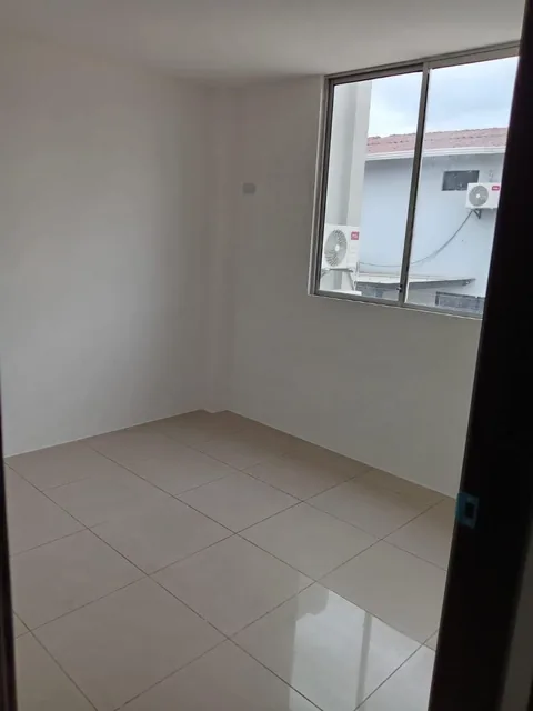 Casa en Venta en Urb. Cataluña – Vía Samborondón–salitre, 3 Dorm. (Wy), Guayas — imagen 3