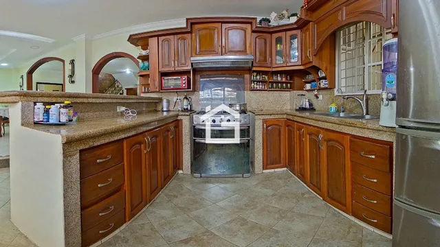 Casa con Suite y Oficina en Venta Cerca del Centro de Machala | Ideal Para Vivir y Emprender, El Oro — imagen 4