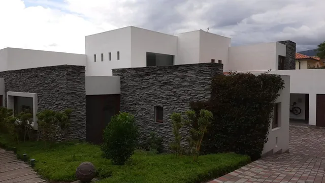 Venta Casa de 630 m - Cumbayá — imagen 3