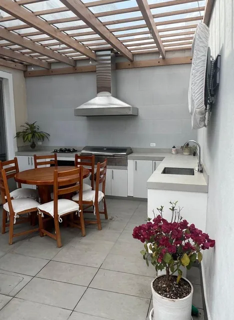 Venta Casa en Conjunto 226 m, 4 Habitaciones, 2 Garages, Mas 1 Suite, Sector El Einstein, Carcelen — imagen 4