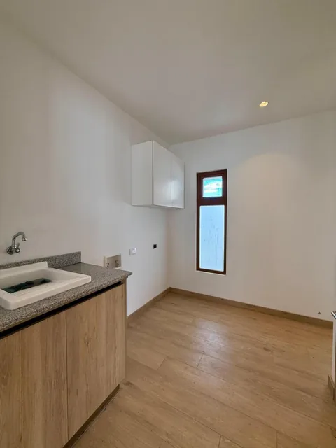 Casa por Estrenar de 3 Habitaciones - en Venta - Tumbaco - 220 m² — imagen 5