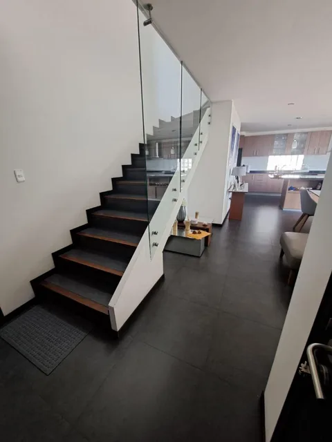 Duplex en Cumbaya, 130 m², Sector El Nacional — imagen 2