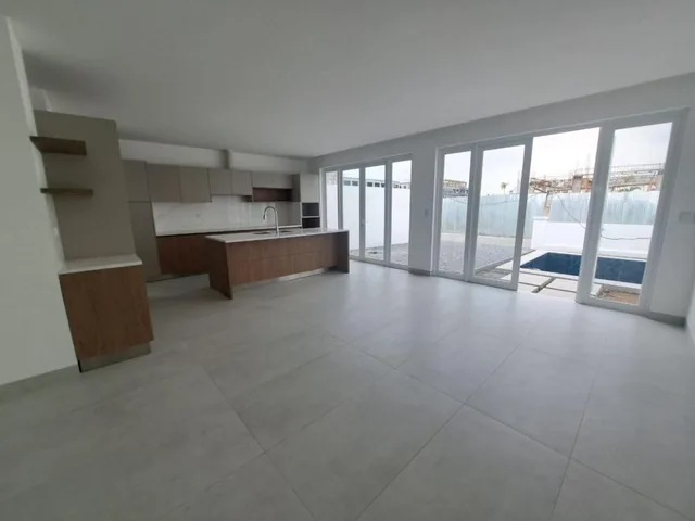 Casa de Estreno en Venta Urb. Aires Norte Samborondon, Guayas — imagen 2