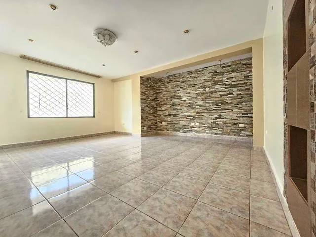 Vendo Casa Urb. La Campiña, Una Panta, con Piscina, Manabí — imagen 5