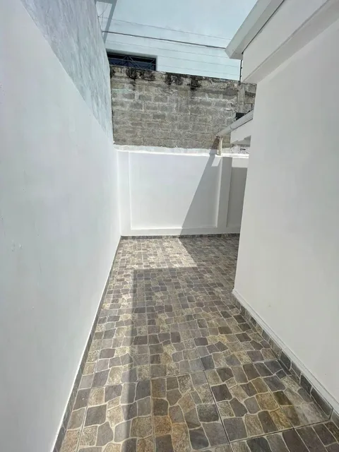 Vendo Linda Casa Remodelada en Ceibos Norte, a Desnivel, 4 Dorm., Terraza, Guayas — imagen 2