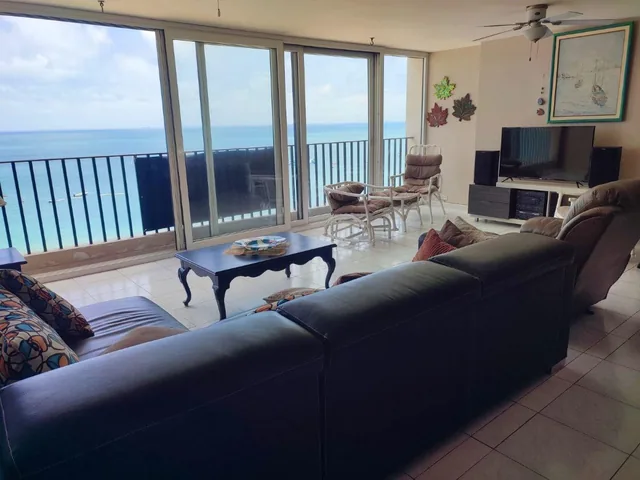 Vendo Amplio Departamento Frente Al Mar en Chipipe, Salinas — imagen 2