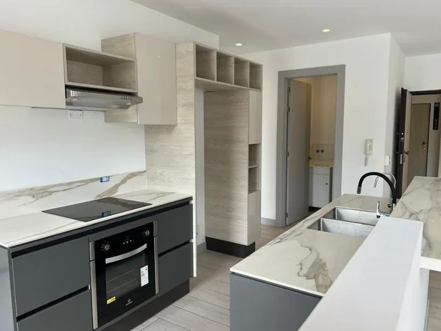 Venta Departamento con Balcon 2 Dorm. Edf Amahru Iñaquito Alto Junto a La Univ Hemisferios — imagen 2