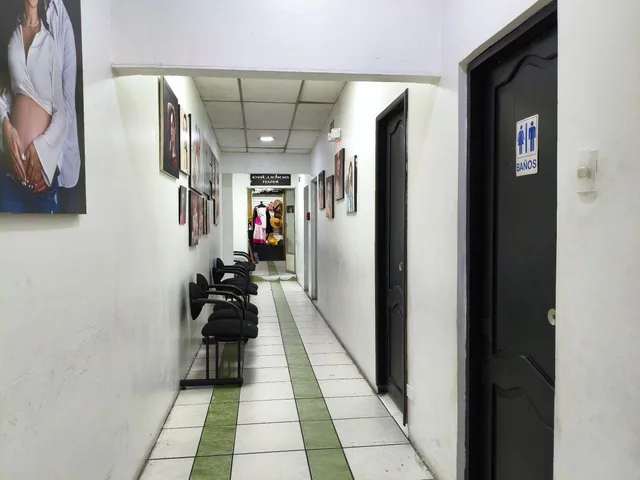 En Venta Terreno con Local Comercial Centro de Guayaquil a - Marín, Guayas — imagen 4