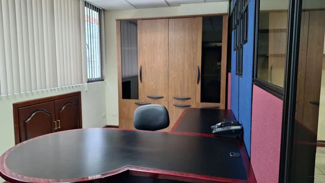 Oportunidad Oficina Amoblada Vendo por Viaje 65 m — imagen 2