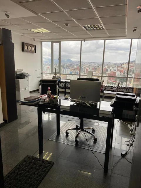 Venta de Linda Oficina Piso Alto con Hermosa Vista (Sector 12 de Octubre) — imagen 5