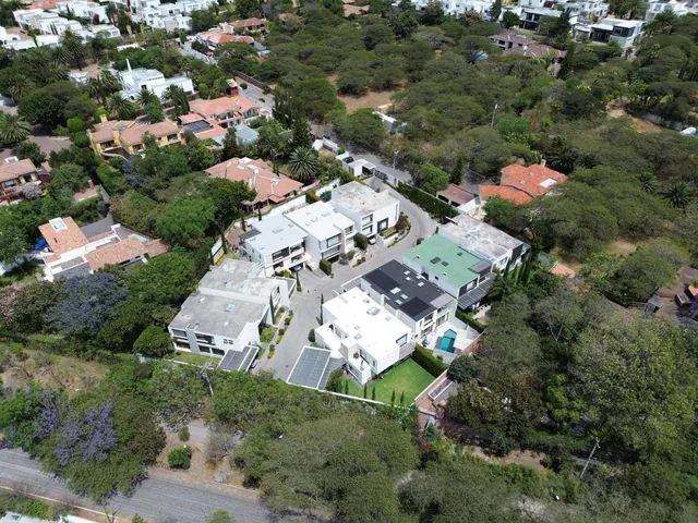 Moderna Casa de Venta Ubicada Dentro de Conjunto, Dentro de La Urbanización La Viña — imagen 4