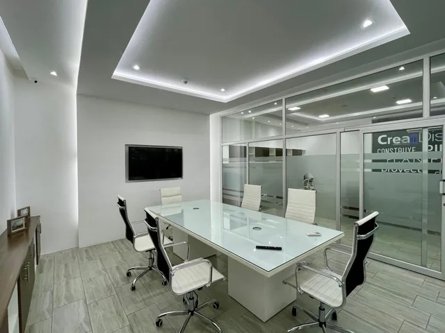 Espacio Comercial Totalmente Equipado Al Norte de Manta, Manabí — imagen 2