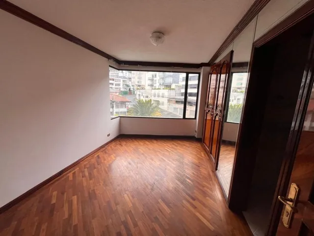 Venta Departamento 242 m². Cc El Bosque — imagen 2