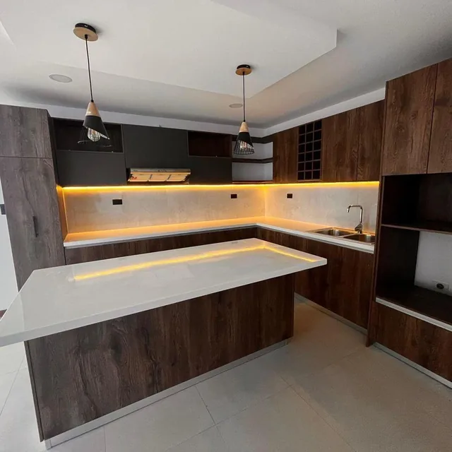 Venta Casa a Estrenar - Sector Tumbaco — imagen 2