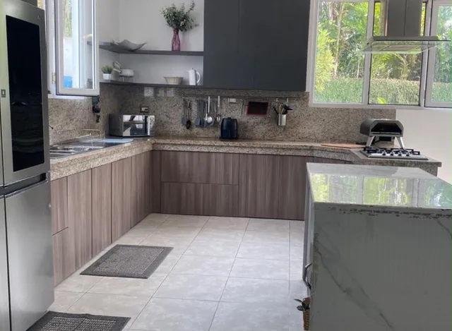 Casa de Venta en Samborondon El Cortijo, Guayas — imagen 3