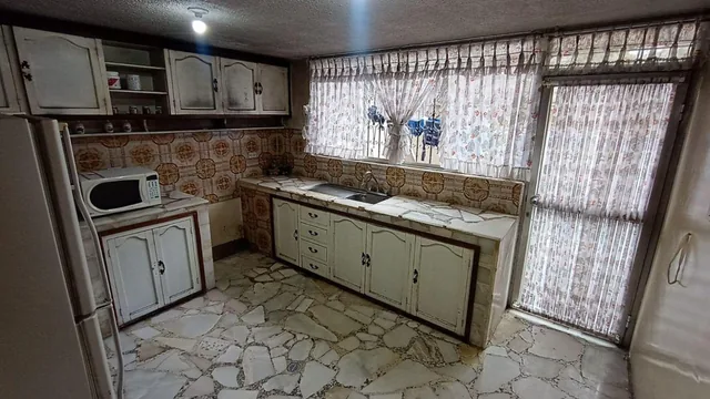 Monjas Casa en Venta Apmlia Dos Pisos — imagen 4