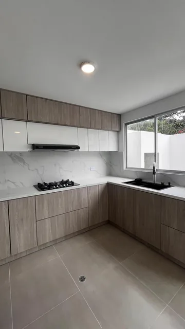 Casa de 173 m² con 3 Dorm. en Venta en Mitad del Mundo Sector La Pampa — imagen 2