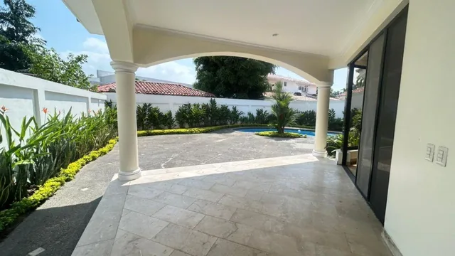Samborondón, Hermosa Casa en Renta de 4 Dorm. en Urbanización de Alta Plusvalía, Guayas — imagen 3
