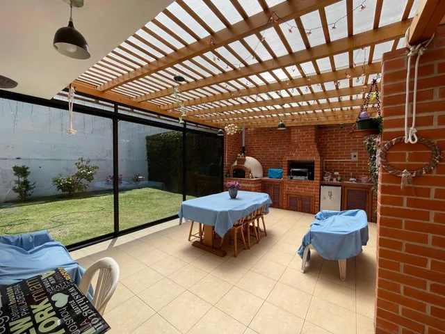 Vendo Hermosa Casa Ponciano Alto, Para Familias Grandes. o Empresas. Provincia de Pichincha — imagen 3