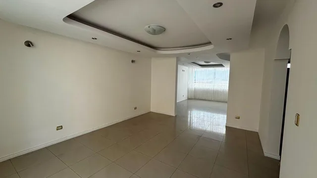 Casa en Venta en Cumbayá – Urbanización Vista Hermosa — imagen 3